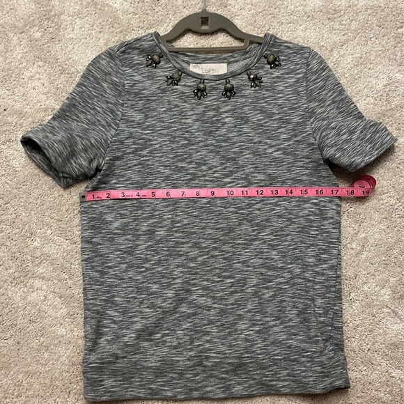 Gray Loft bejeweled short sleeve sweater size S - Picture 3 of 5